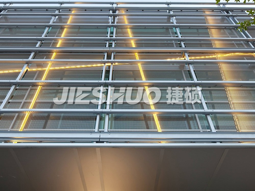 乙字型装饰网